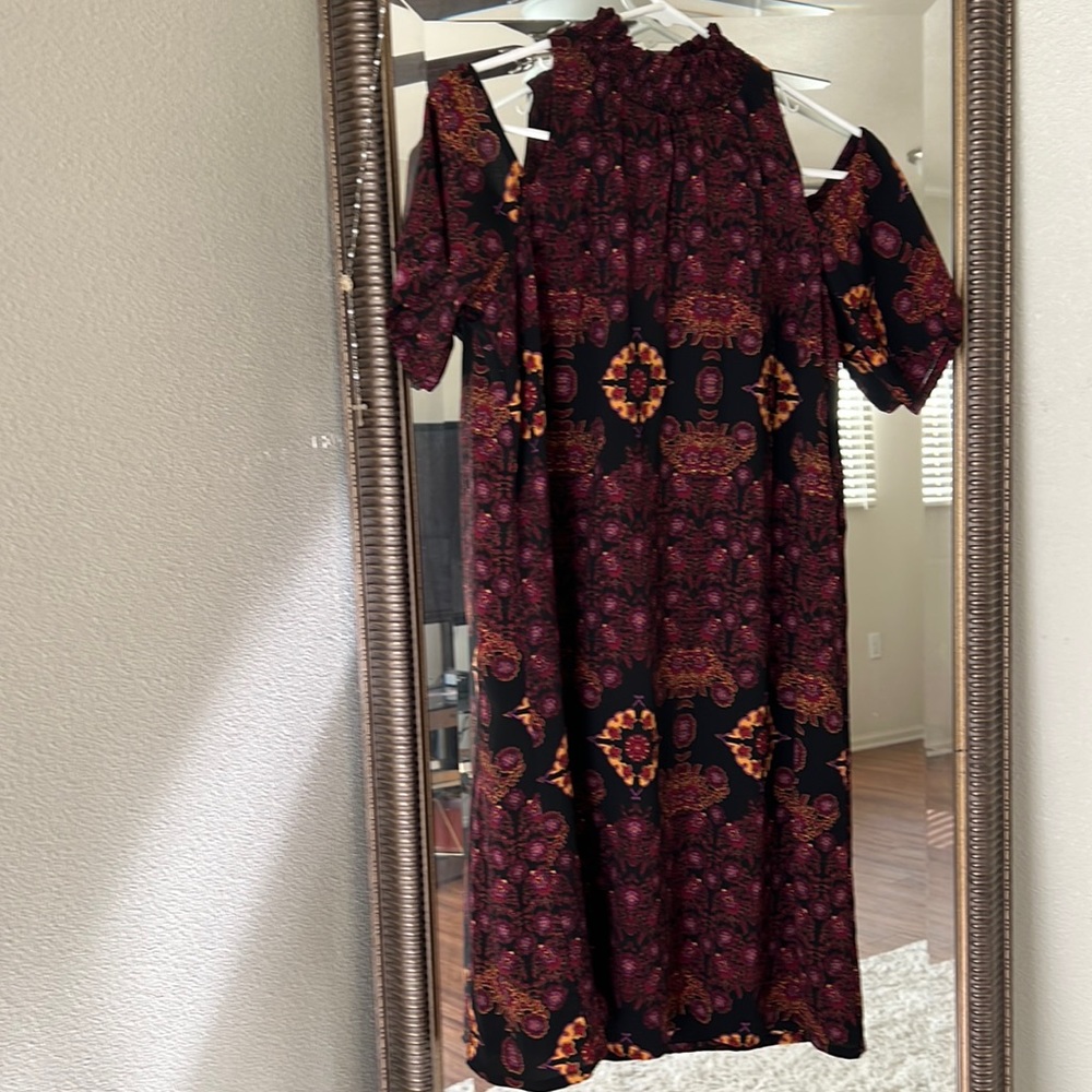 Open shoulders floral dress